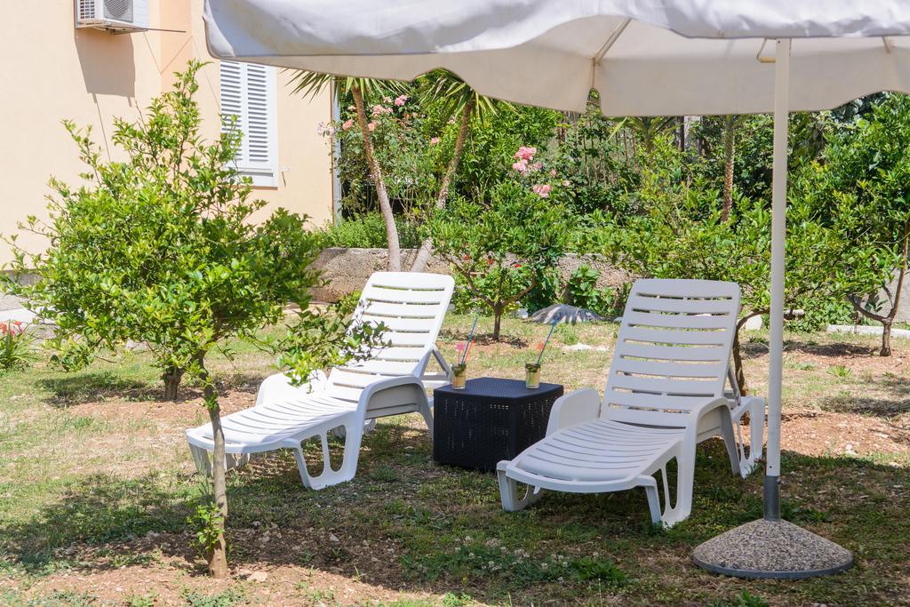 Apartments Grgic Трогир Экстерьер фото