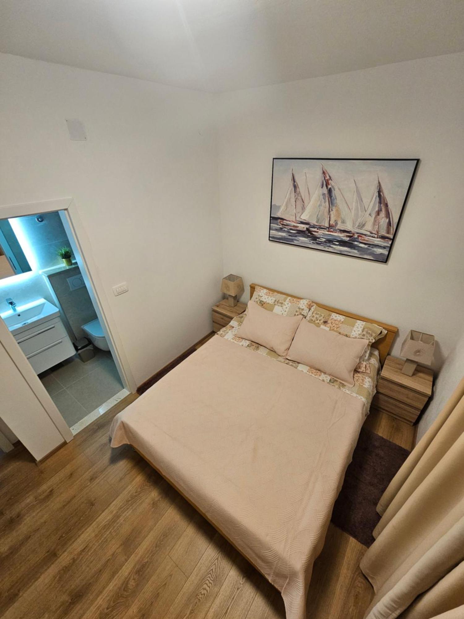 Apartments Grgic Трогир Экстерьер фото