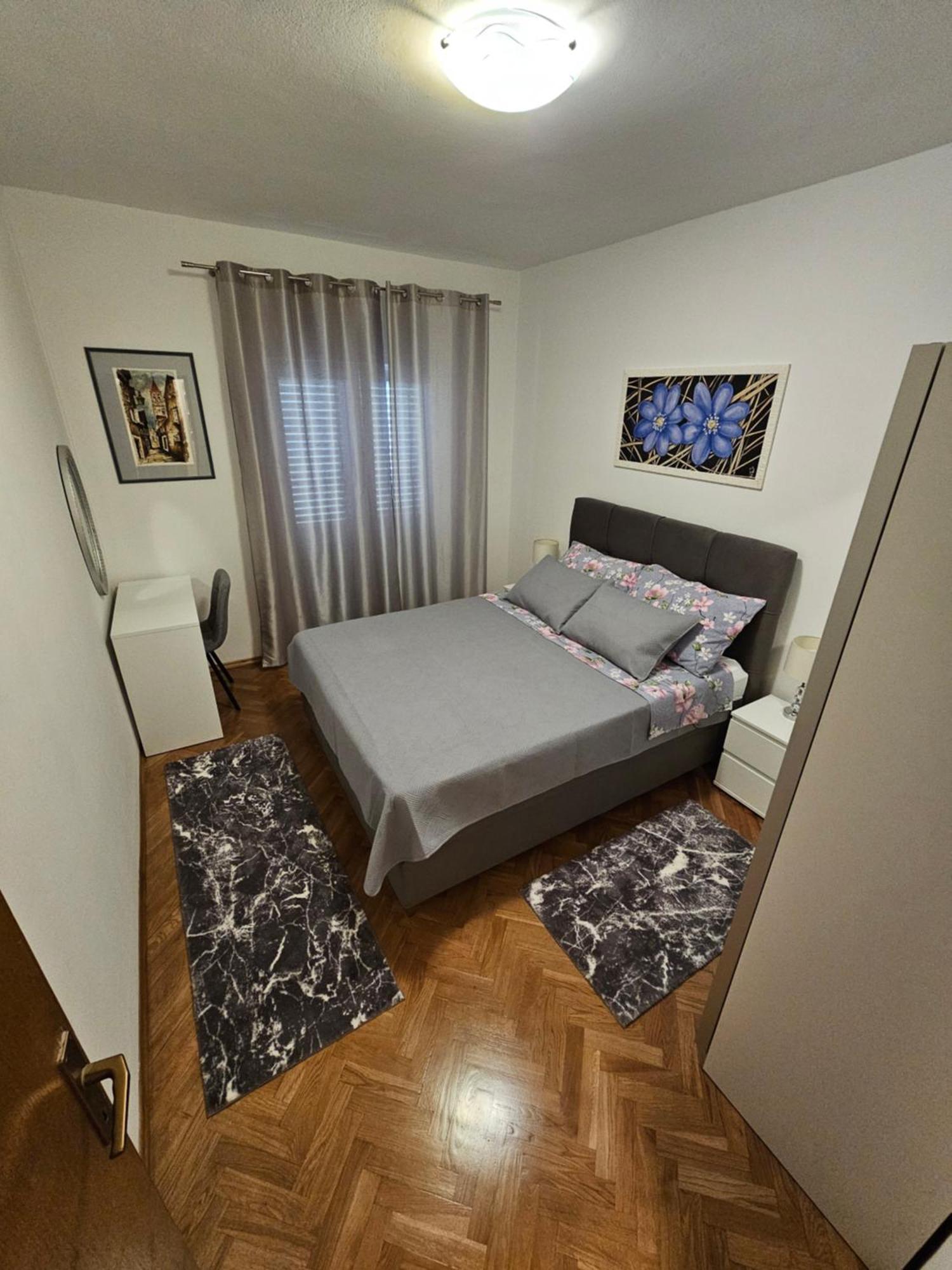 Apartments Grgic Трогир Экстерьер фото