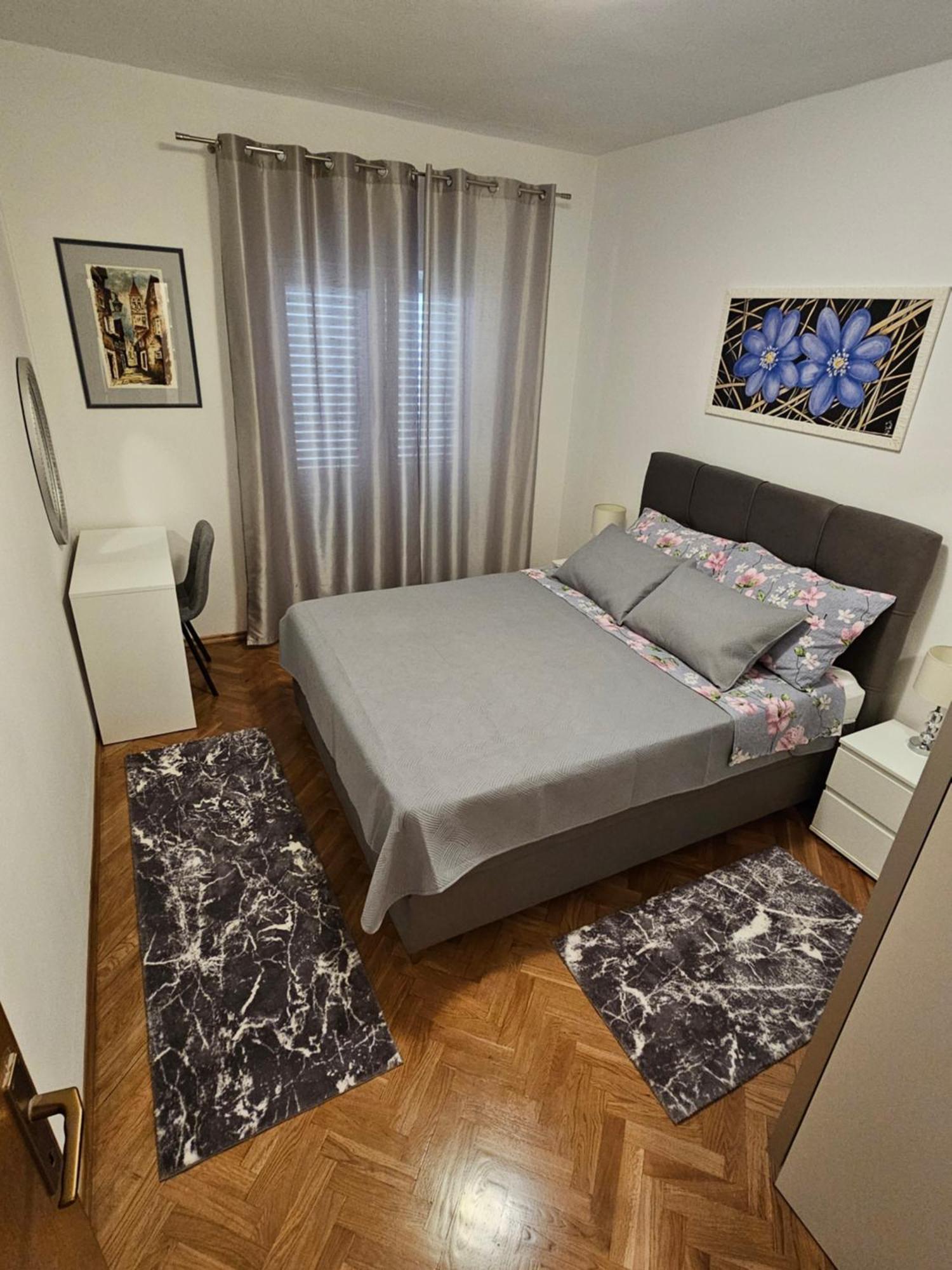 Apartments Grgic Трогир Экстерьер фото