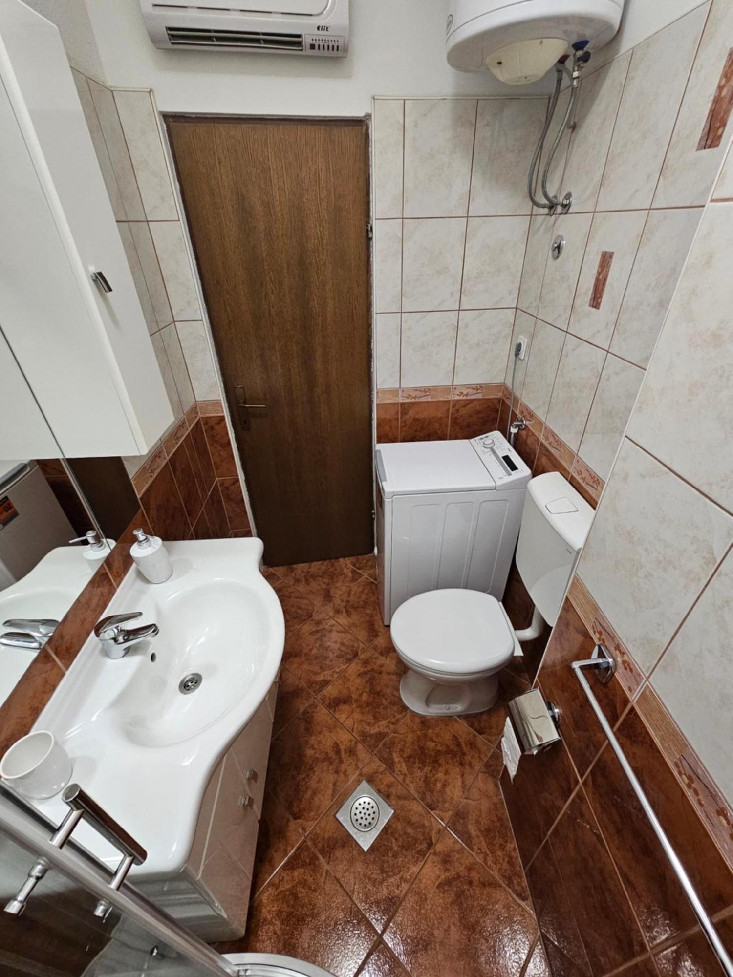 Apartments Grgic Трогир Экстерьер фото