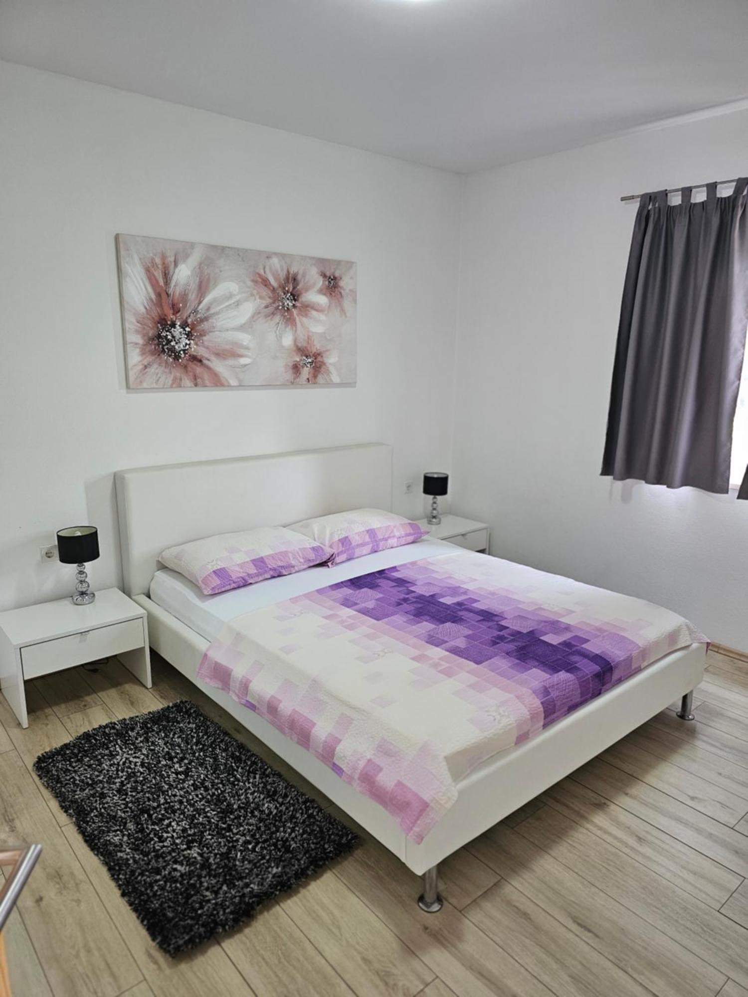 Apartments Grgic Трогир Экстерьер фото