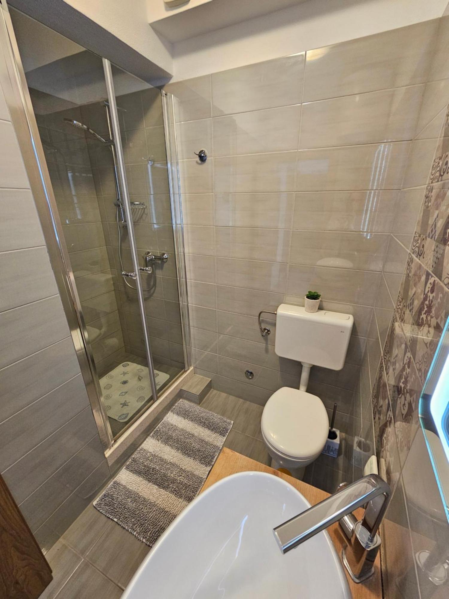 Apartments Grgic Трогир Экстерьер фото