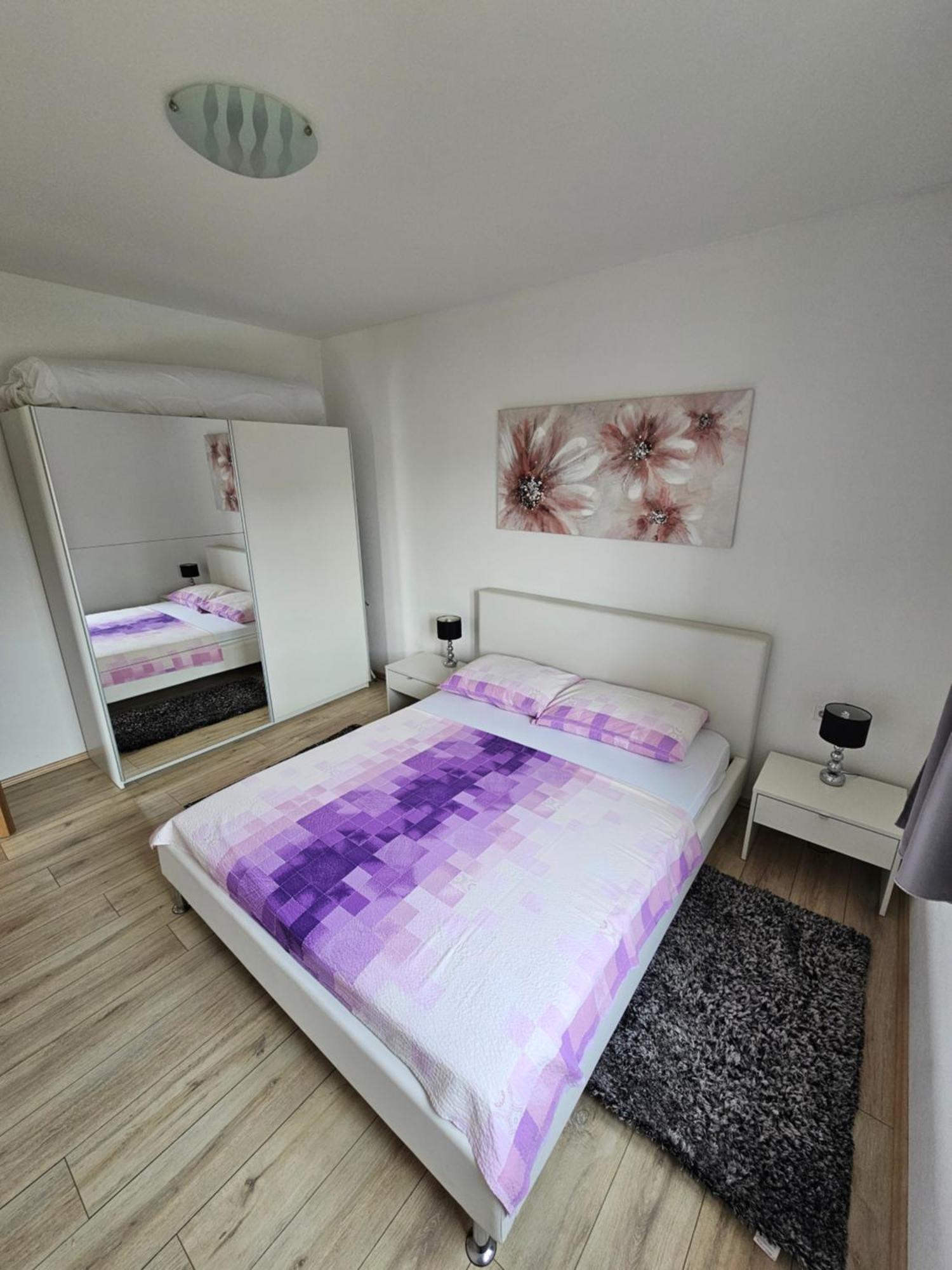 Apartments Grgic Трогир Экстерьер фото