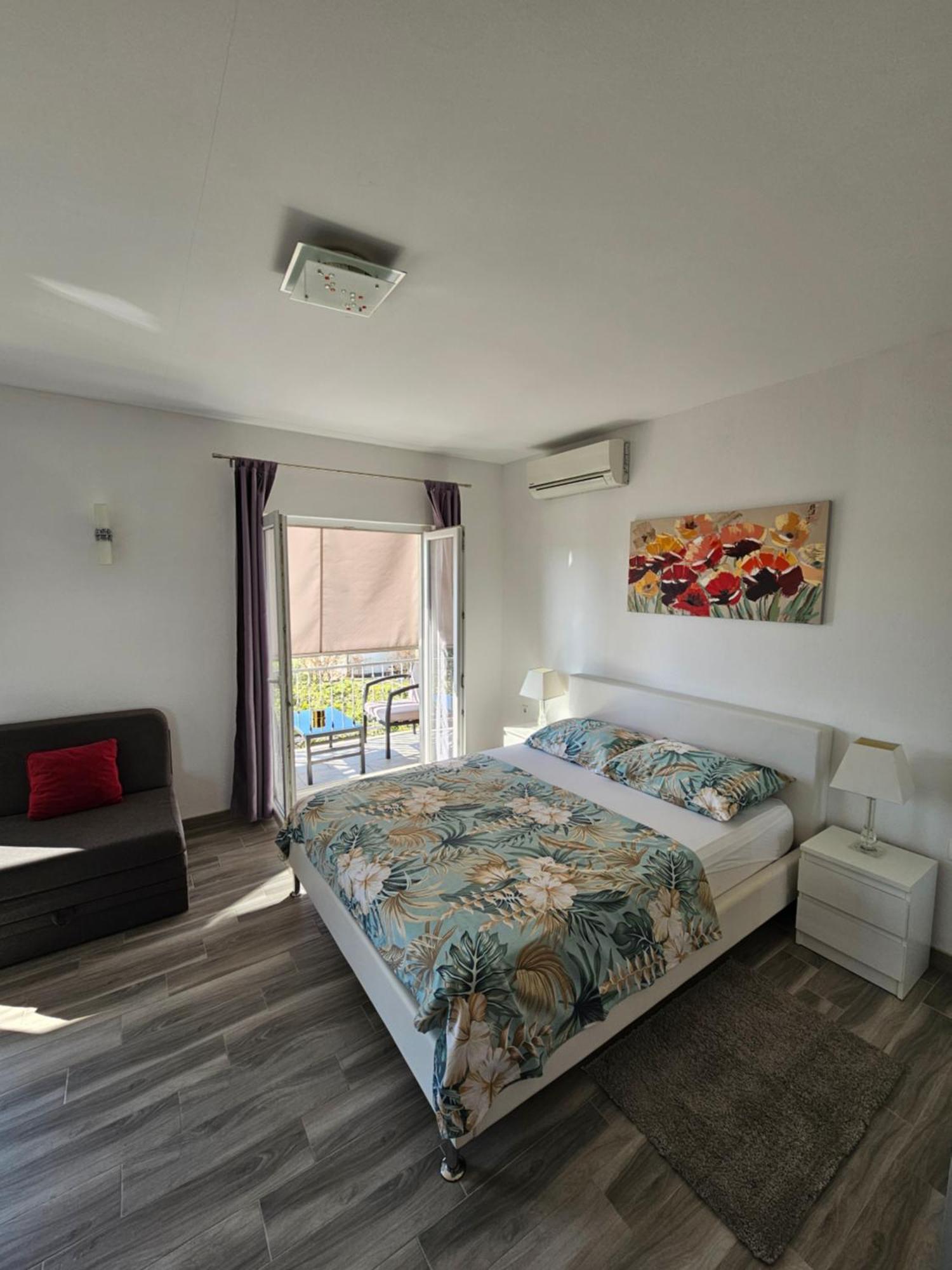 Apartments Grgic Трогир Экстерьер фото