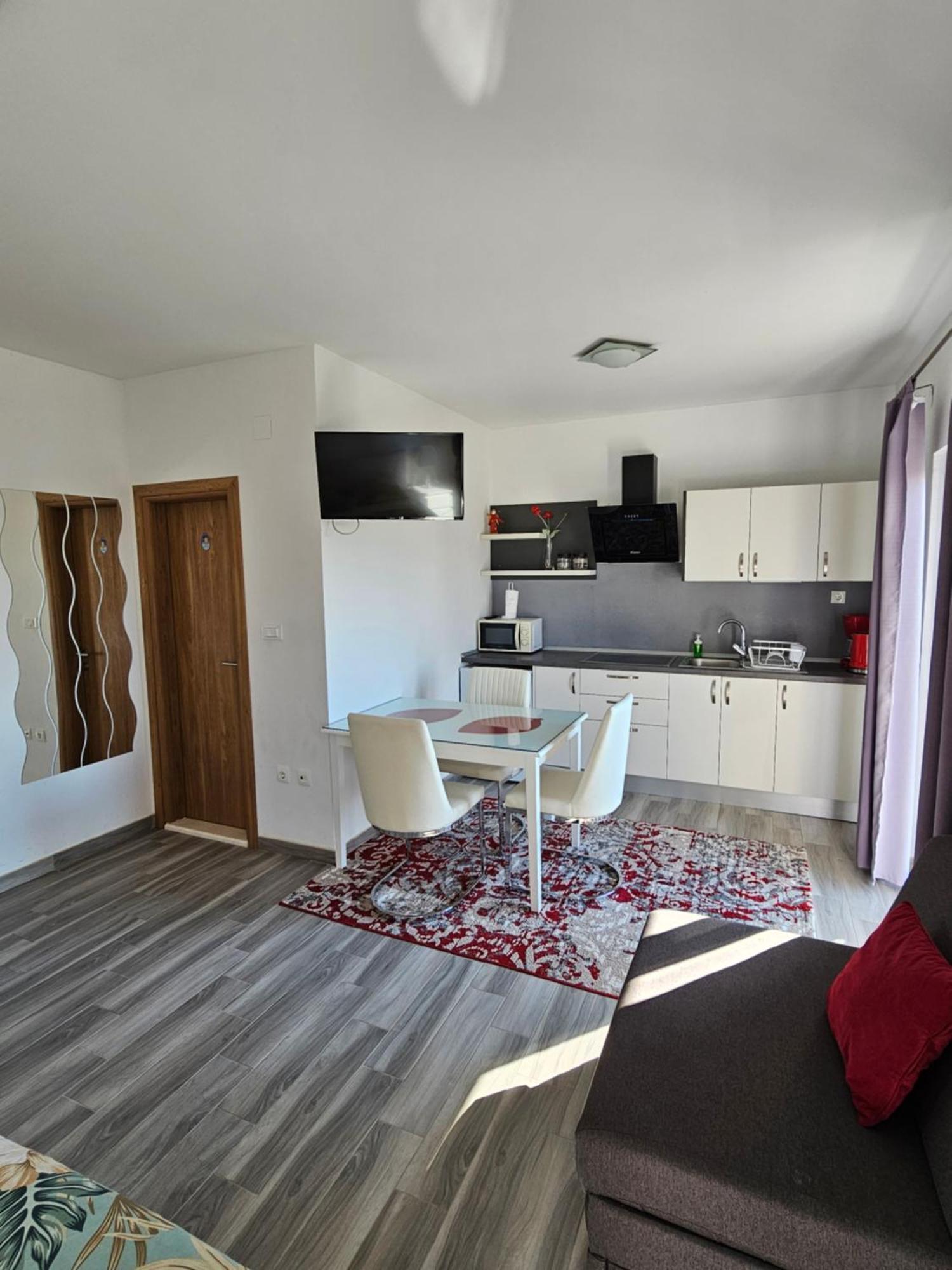 Apartments Grgic Трогир Экстерьер фото