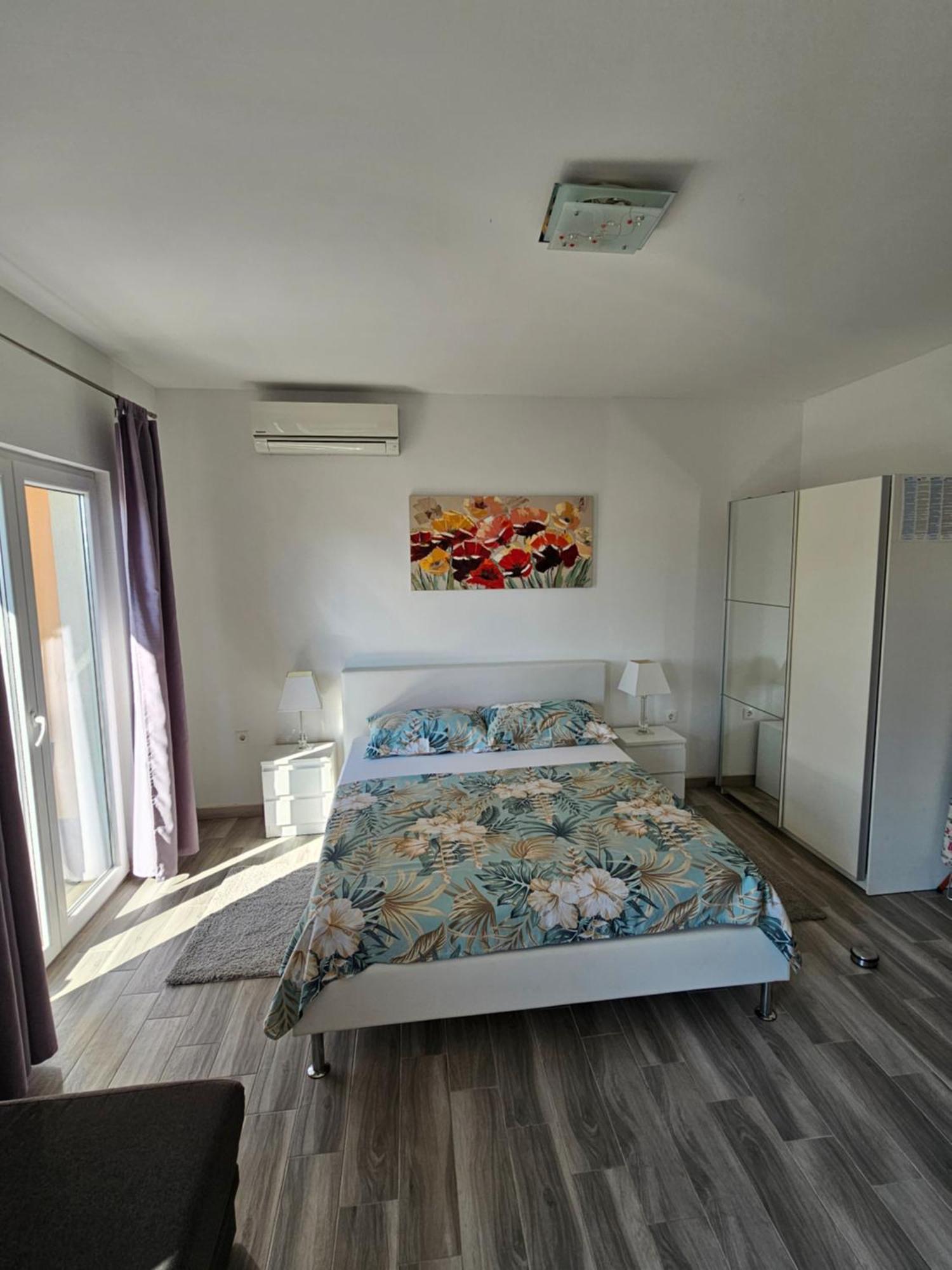 Apartments Grgic Трогир Экстерьер фото