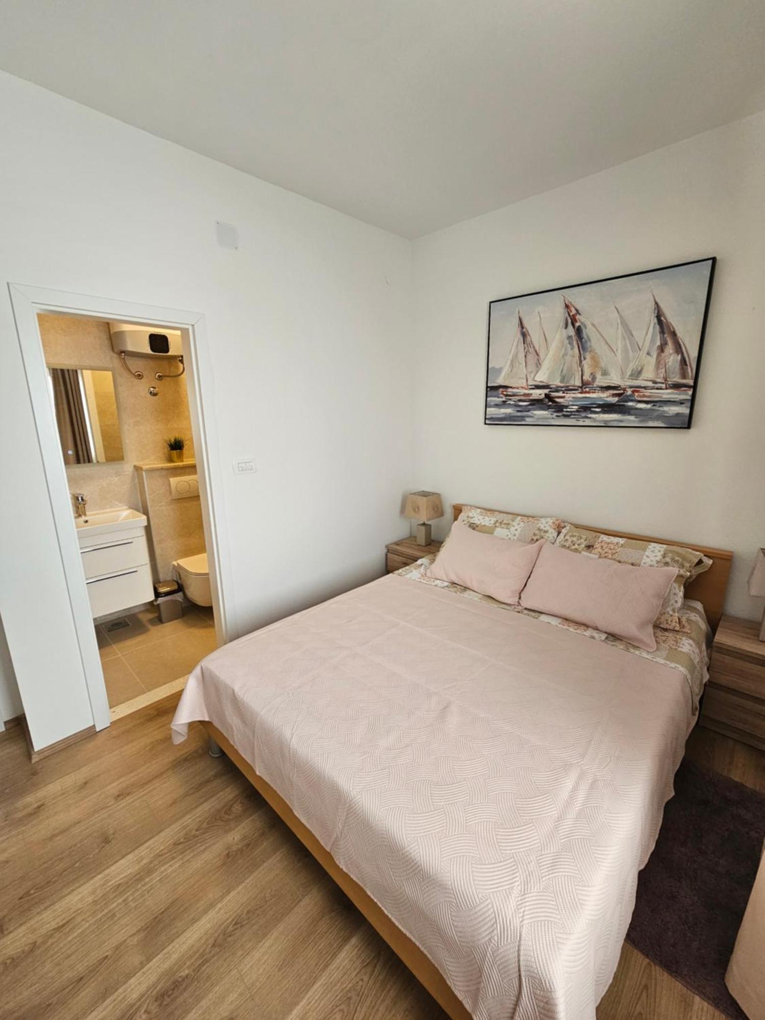 Apartments Grgic Трогир Экстерьер фото