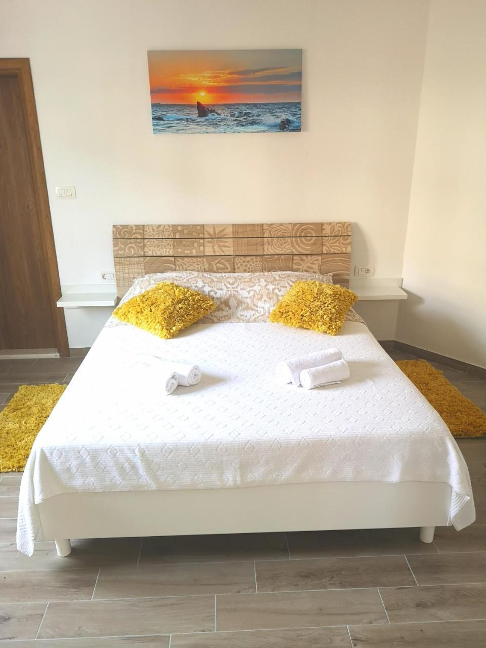 Apartments Grgic Трогир Экстерьер фото